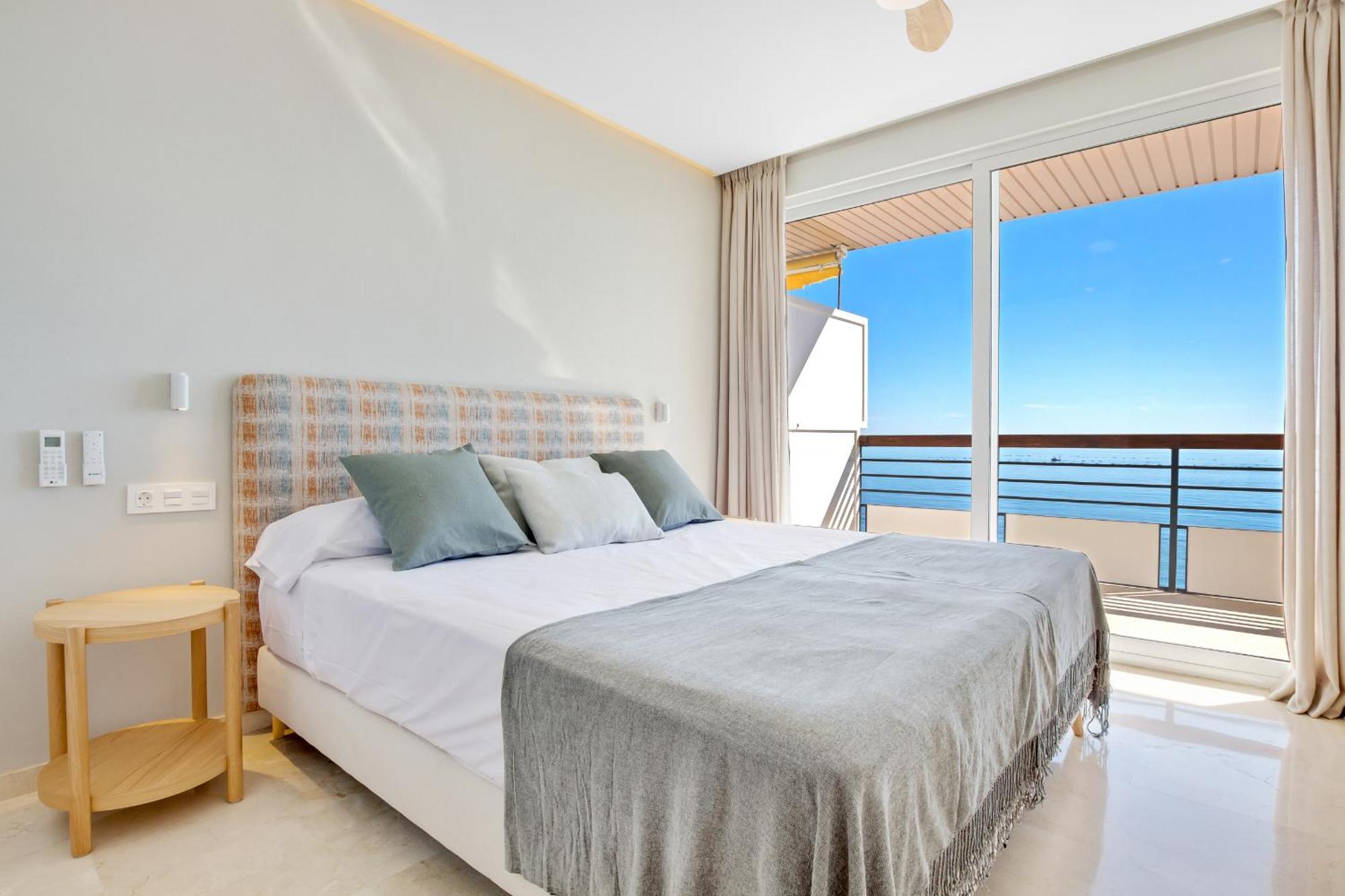 Santa Clara Modern & Exclusive Seafront Apartment Торремолінос Екстер'єр фото