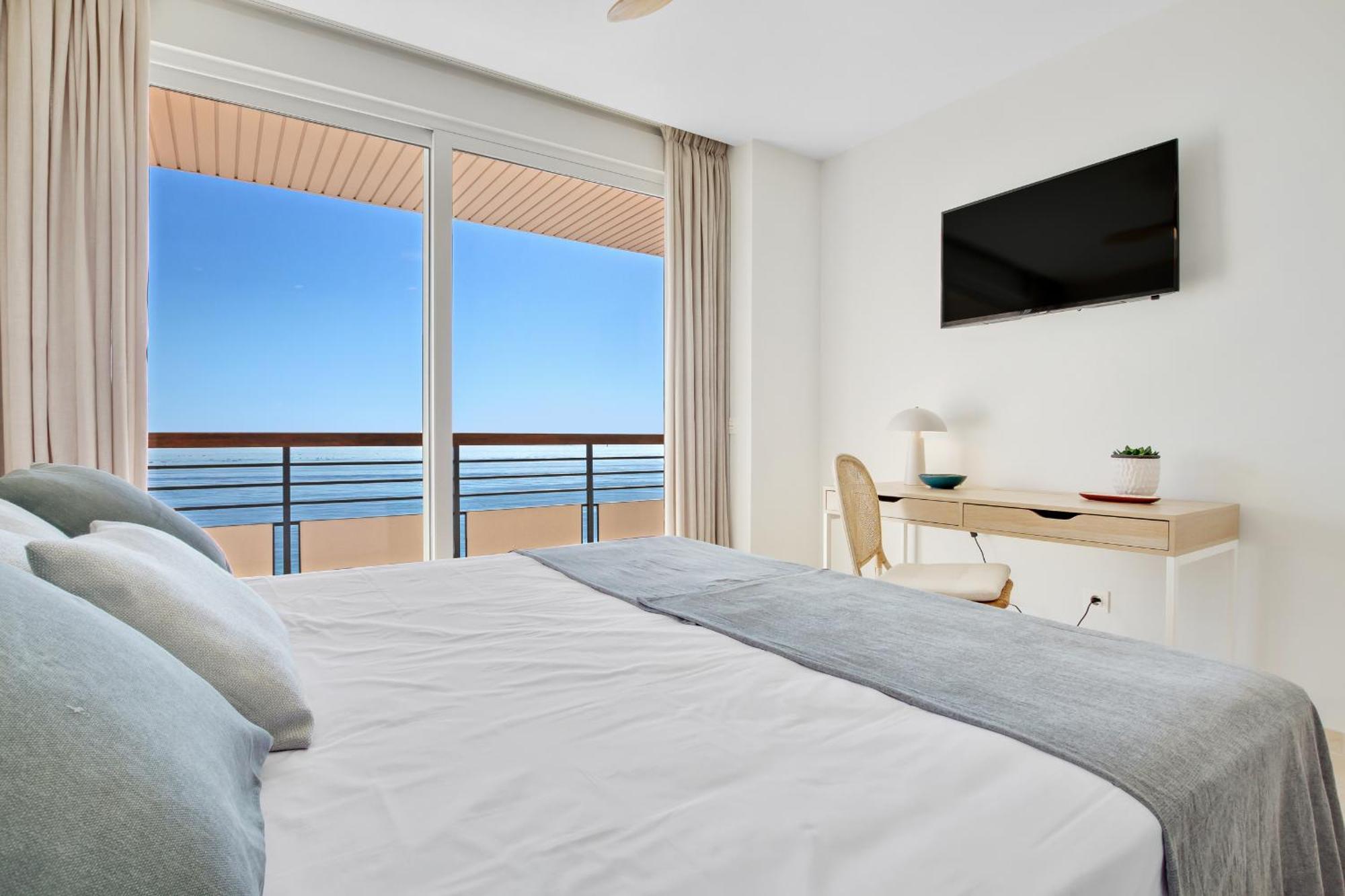 Santa Clara Modern & Exclusive Seafront Apartment Торремолінос Екстер'єр фото