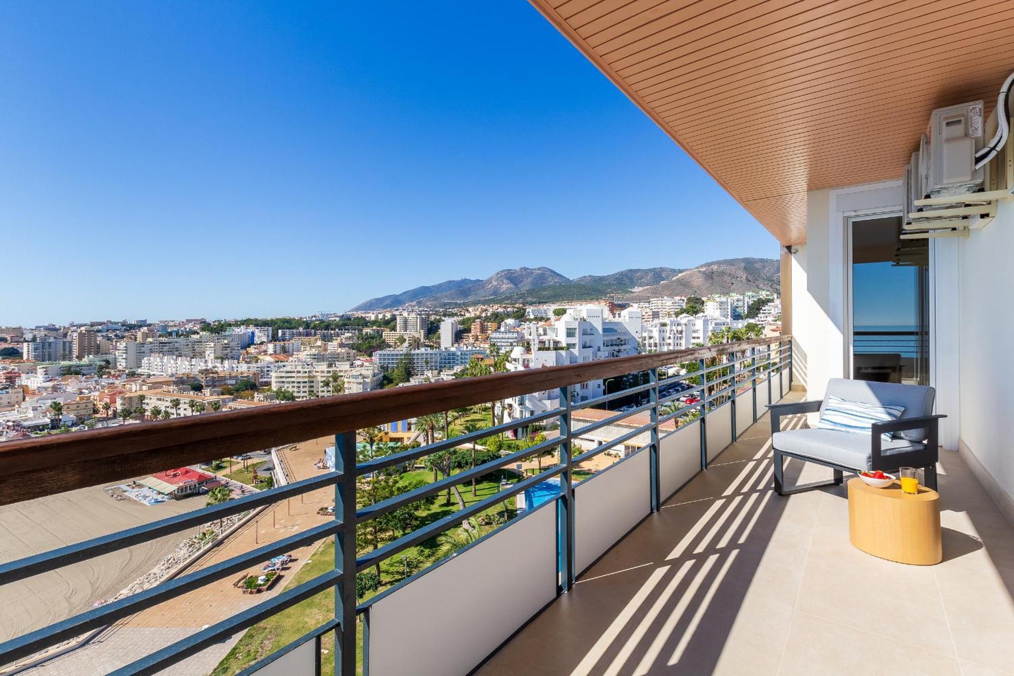Santa Clara Modern & Exclusive Seafront Apartment Торремолінос Екстер'єр фото