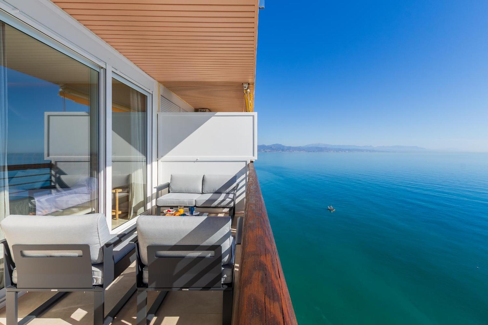 Santa Clara Modern & Exclusive Seafront Apartment Торремолінос Екстер'єр фото