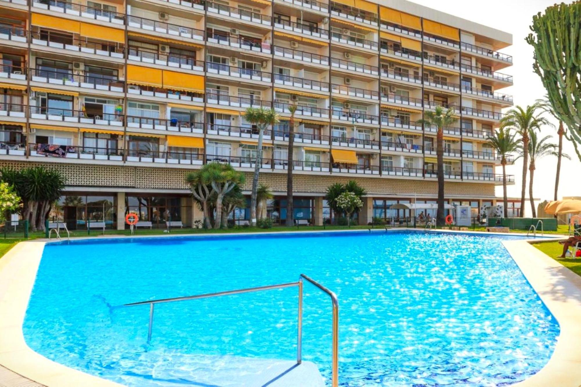 Santa Clara Modern & Exclusive Seafront Apartment Торремолінос Екстер'єр фото