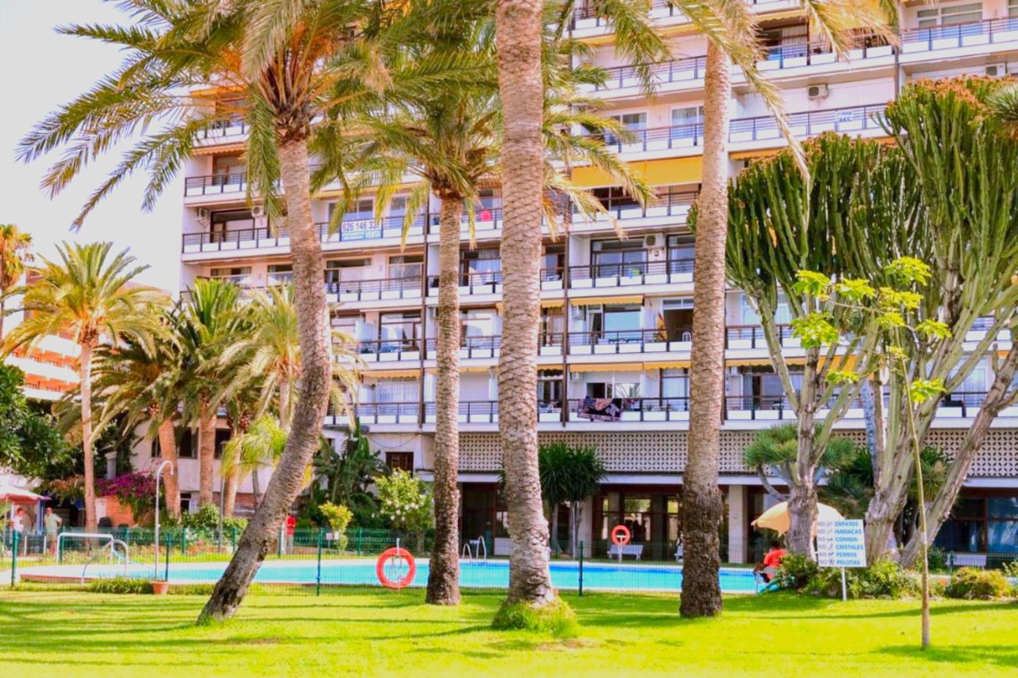 Santa Clara Modern & Exclusive Seafront Apartment Торремолінос Екстер'єр фото