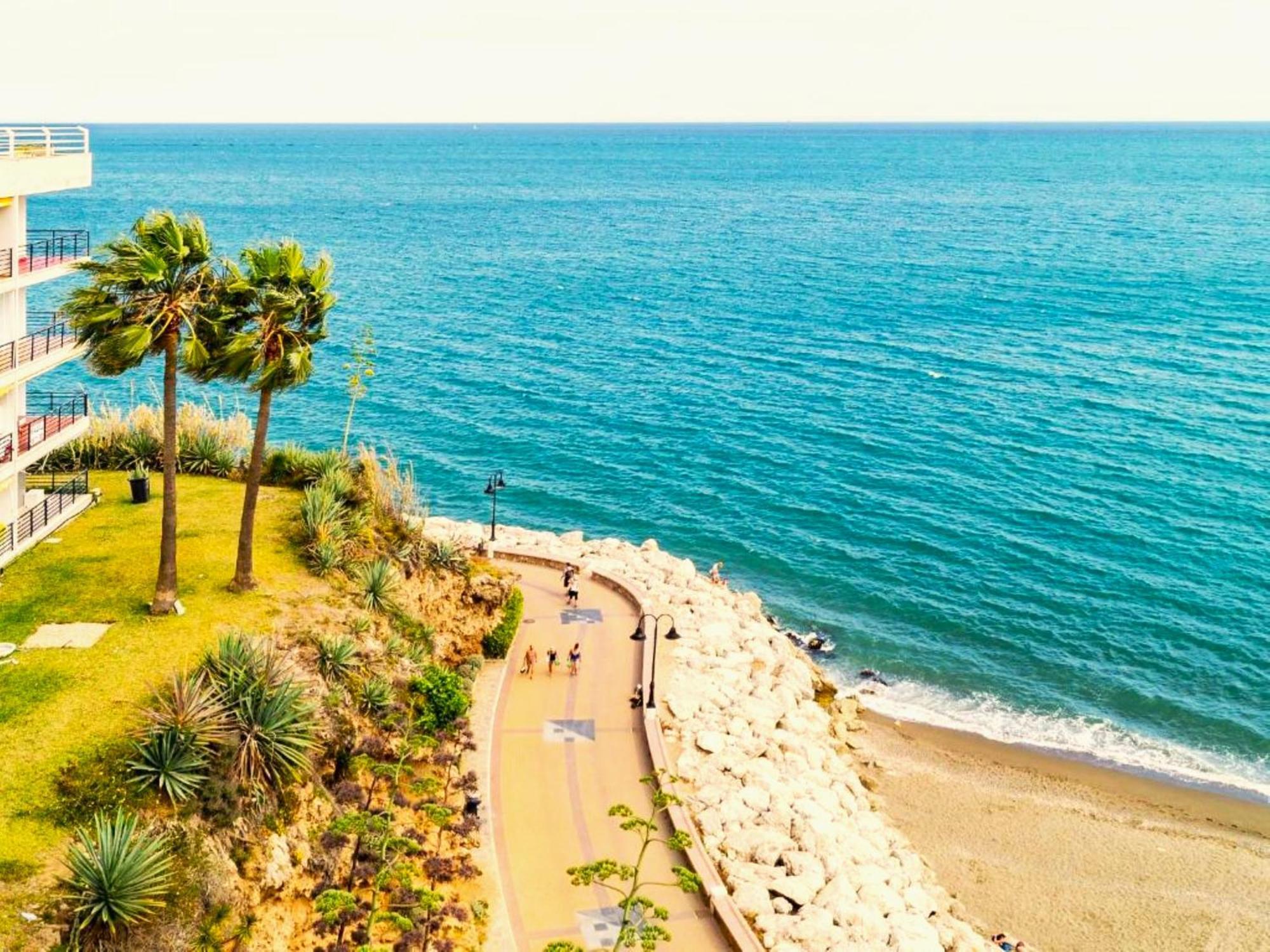 Santa Clara Modern & Exclusive Seafront Apartment Торремолінос Екстер'єр фото
