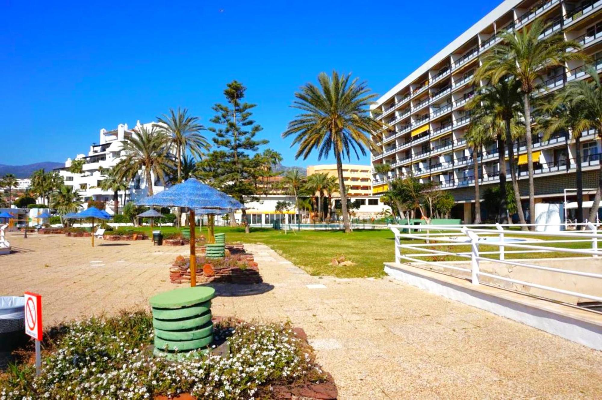 Santa Clara Modern & Exclusive Seafront Apartment Торремолінос Екстер'єр фото